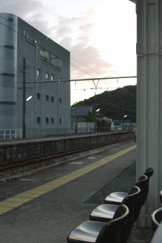 岡山県頭島 駅