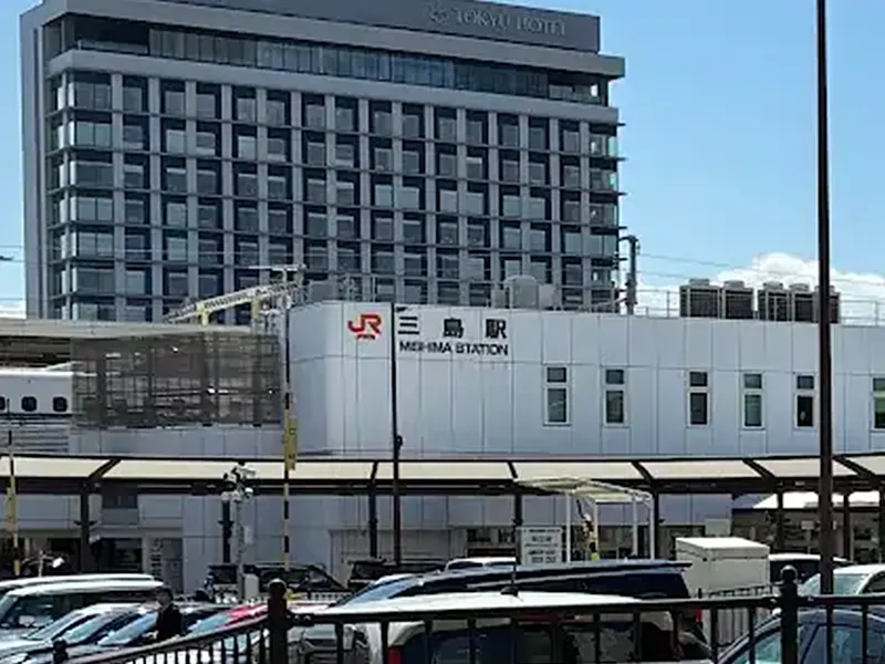 東海道線に乗り換えて三島駅へ
