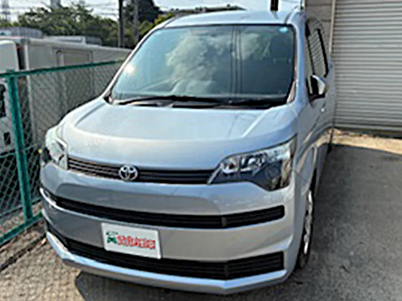 トヨタ スペイド　フロント